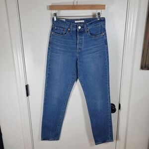 Levi's Premium Wedgie Straight Jeans Size 25 Button Fly Medium Wash High Rise